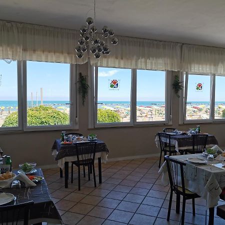 Hotel Vistamare Viserba 리미니 외부 사진