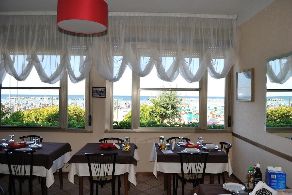 Hotel Vistamare Viserba 리미니 외부 사진